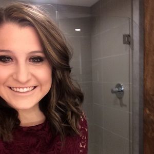 Meet your Posher, Christina